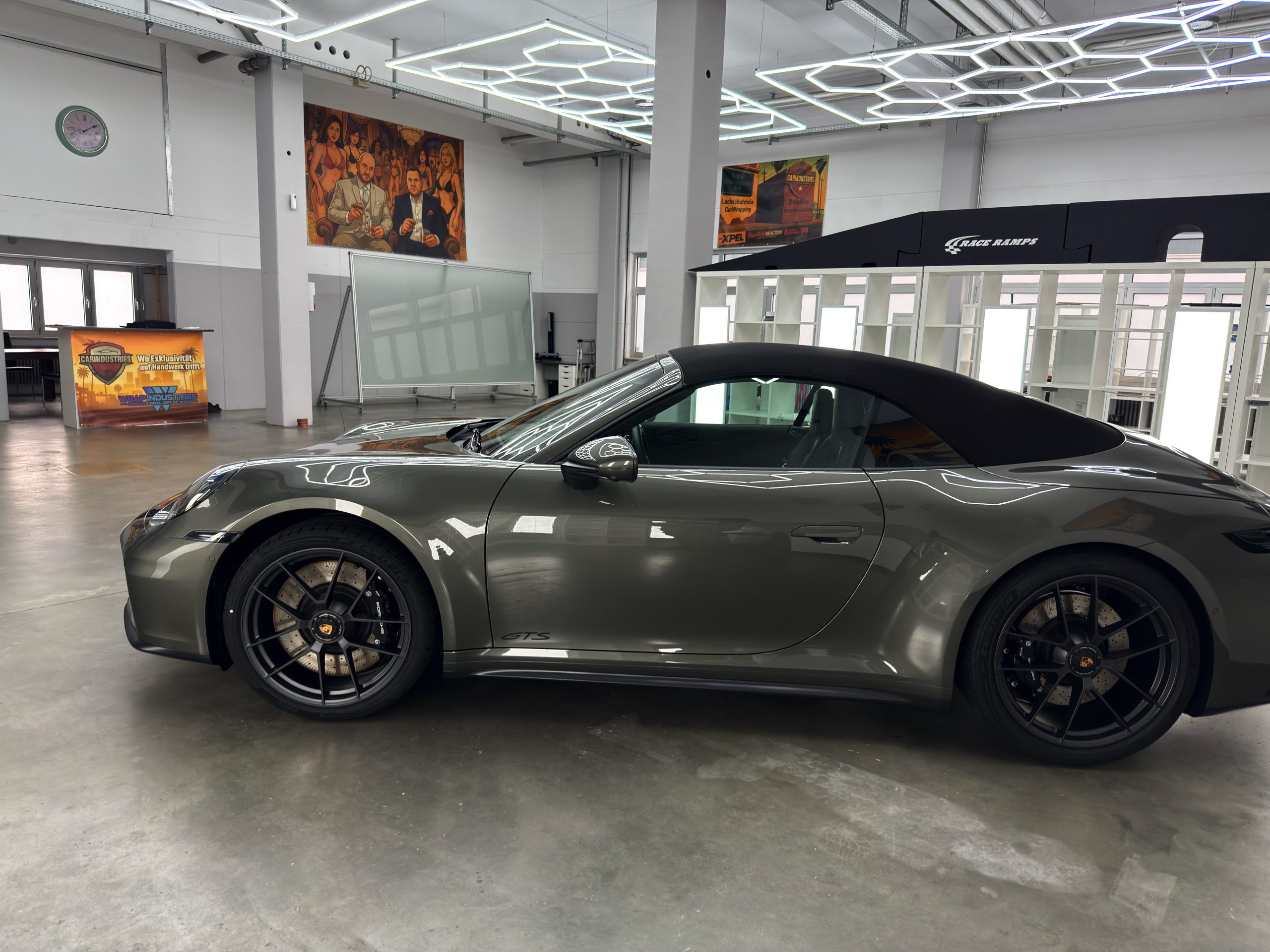 Porsche 911 GTS Cabriolet Lackschutzfolie – Projektbild 4 bei WrapIndustries