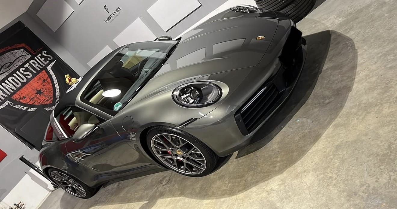 Aufbereiteter und versiegelter Porsche 911 Turbo S bei WrapIndustries